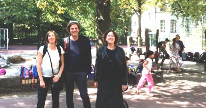 Katja Rixen, Pieter Dewitte en Anouk Van Herf op studiereis in Berlijn. 