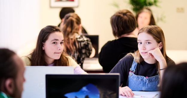 Studenten op de campus