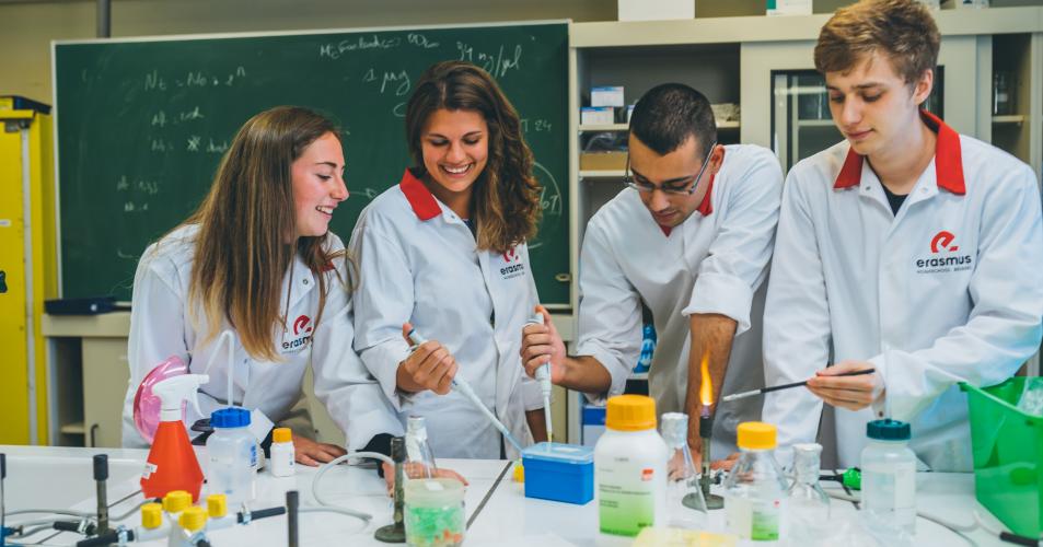 Studenten bachelor biomedische laboratoriumtechnologie Erasmushogeschool